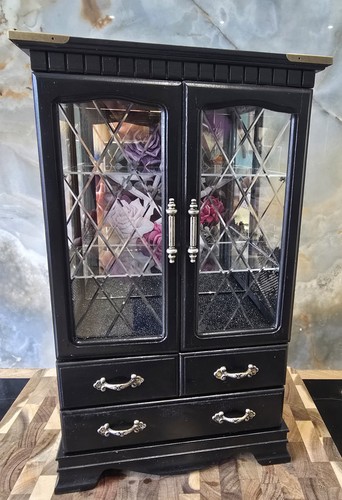 Crystal storage cabinet - crystal, /