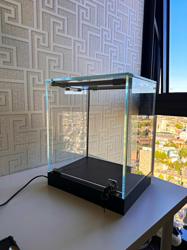 Lockable glass countertop - lockable,