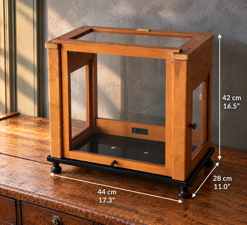 Vintage wooden display cabinet - wooden,